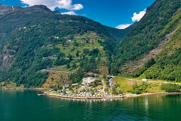 Fjordgiganten und Berglandschaften - Adlerstraße am Geiranger Fjord