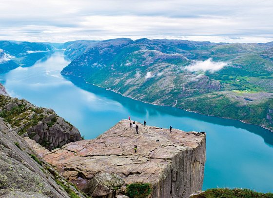 Fjordgiganten und Berglandschaften - Preikestolen am Lysefjord