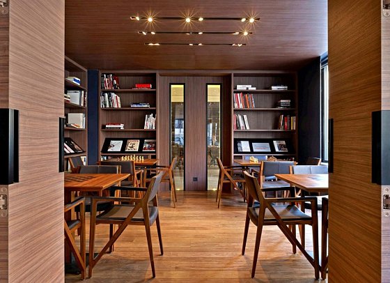 Hotel de Nell - The Cellar Library