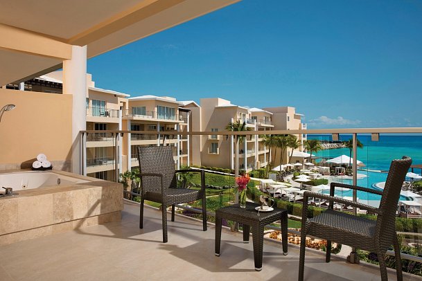 Dreams Jade Resort & Spa