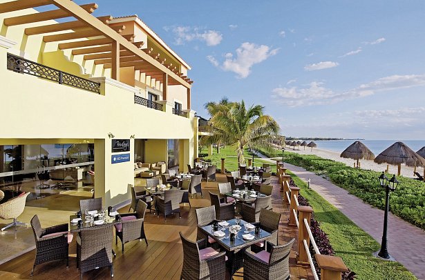 El Beso at Ocean Coral & Turquesa