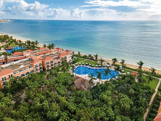 El Beso at Ocean Coral & Turquesa