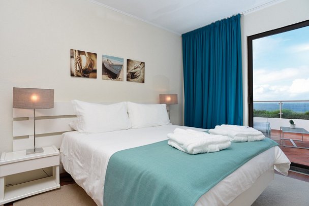 Caloura Hotel Resort - Wohnbeispiel Suite Meerblick (Zimmercodierung WBM)