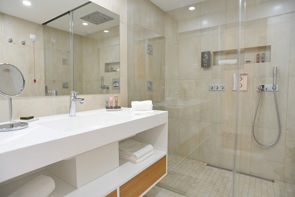 Caloura Hotel Resort - Wohnbeispiel Suite Meerblick (Zimmercodierung WBM)