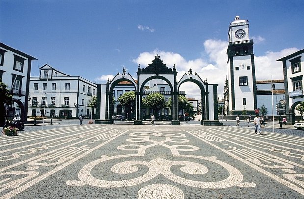 ADAC Special: Azoren - Traumlandschaften im Atlantik - Portas de Cidade, Ponta Delgada