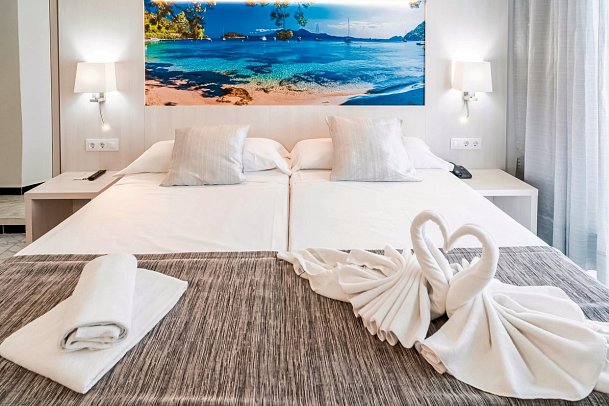 Amic Horizonte - Wohnbeispiel Doppelzimmer Premium Meerblick (Zimmercodierung DMM)