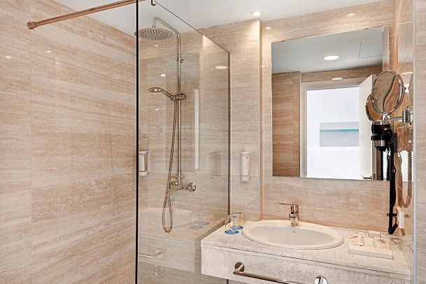 AluaSun Continental Park - Beispiel Bad (Zimmercodierungen DB1, DBM, DS1 & AB1)