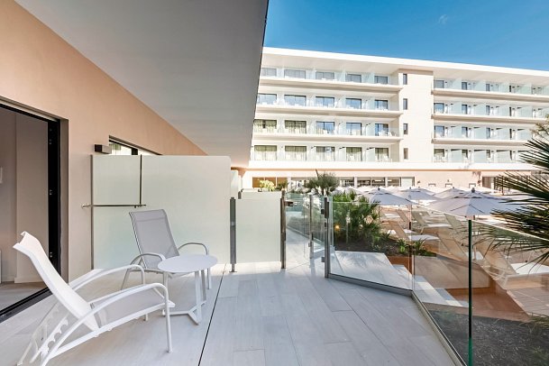 Aubamar Bali - Wohnbeispiel Juniorsuite mit Sonnenterrasse (Zimmercodierung JB2)