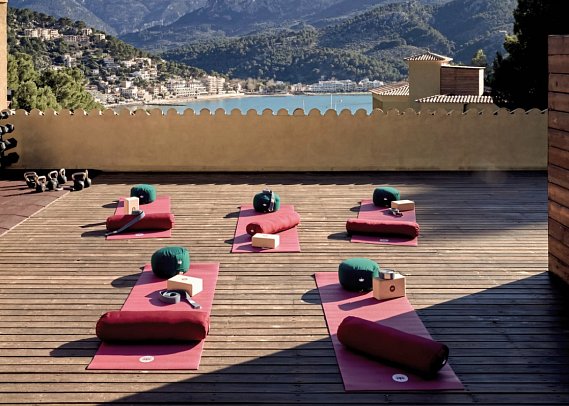 Bikini Island & Mountain Port de Sóller