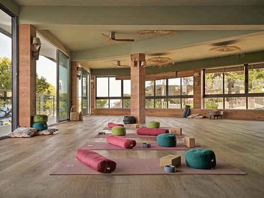 Bikini Island & Mountain Port de Sóller