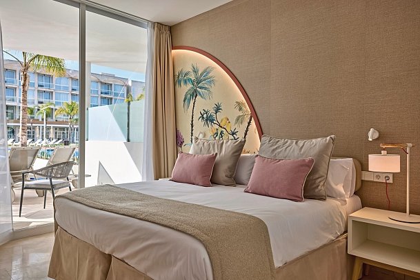 Zafiro Alzinar Mar - Wohnbeispiel Juniorsuite mit privatem Pool (Zimmercodierungen J3P & J4P)