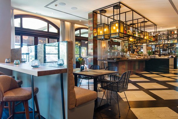 Lindner Hotel Mallorca Portals Nous, part of JdV by Hyatt - Restaurant Niko's Place