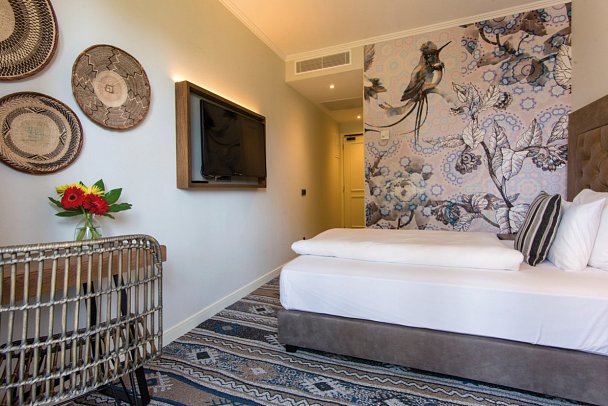 Lindner Hotel Mallorca Portals Nous, part of JdV by Hyatt - Wohnbeispiel Doppelzimmer 1 Kingsize Bett oder 2 Twinbetten Golfseite (Zimmercodierung D1F)