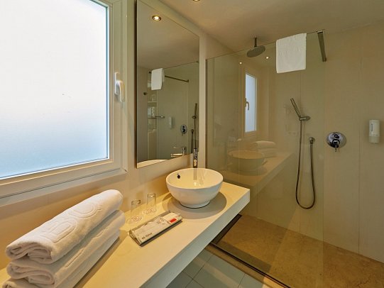 BQ Alcudia Sun Village - Beispiel Bad (Zimmercodierungen DB1 & AB1)