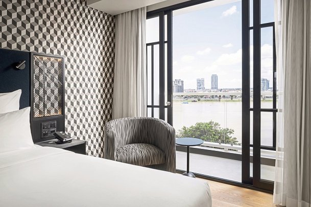 TRIBE Phnom Penh Post Office Square - Wohnbeispiel Tribe comfort with balcony (Zimmercodierung UB2)