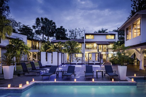 BlueBay Villas Doradas