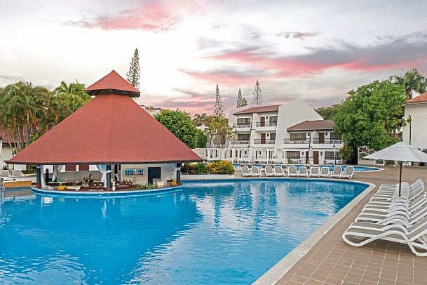 BlueBay Villas Doradas