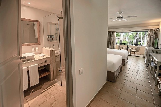 Iberostar Waves Costa Dorada - Wohnbeispiel Premium Pool View (Zimmercodierung DBP)