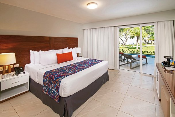 Emotions by Hodelpa Puerto Plata - Wohnbeispiel Swim-Out Room Adults Only (Zimmercodierung DBQ)