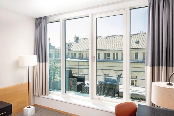 K+K Hotel Fenix - Wohnbeispiel Doppelzimmer Klassik mit Balkon (Zimmercodierung DB2)