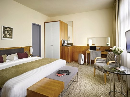K+K Hotel Central - Wohnbeispiel Doppelzimmer Stadtblick (Zimmercodierung DG1)