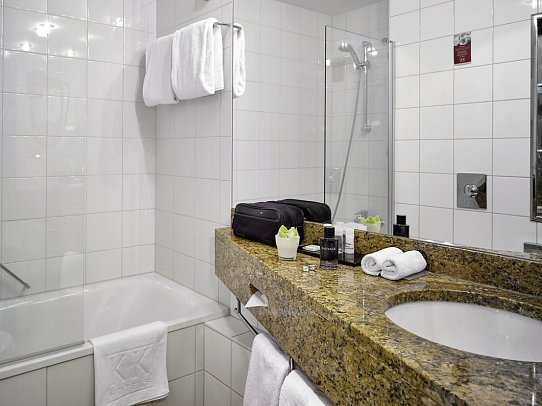 K+K Hotel Central - Beispiel Bad (Zimmercodierungen DB1 & DS2)