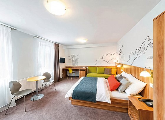 Hotel Grand - Wohnbeispiel Doppelzimmer Deluxe mit Zustellbett (Zimmercodierung DD1)