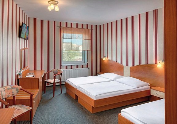 Wellness Hotel Babylon - Wohnbeispiel Familienzimmer mit Verbindungstür (Zimmercodierungen FB7 & FB8)