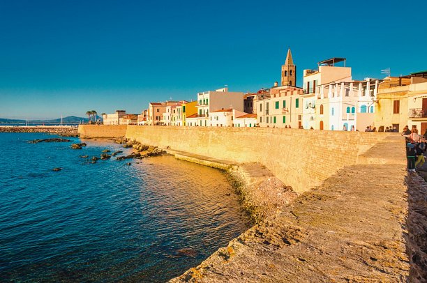 Autotour Von der Hügellandschaft der Toskana zu den Perlen des Mittelmeeres - Alghero