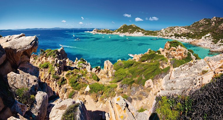 Autotour Von der Hügellandschaft der Toskana zu den Perlen des Mittelmeeres - Sardinien