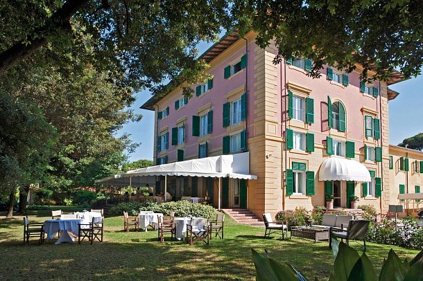 Augustus Hotel & Resort