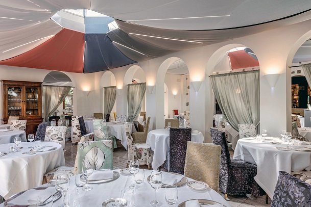 Augustus Hotel & Resort