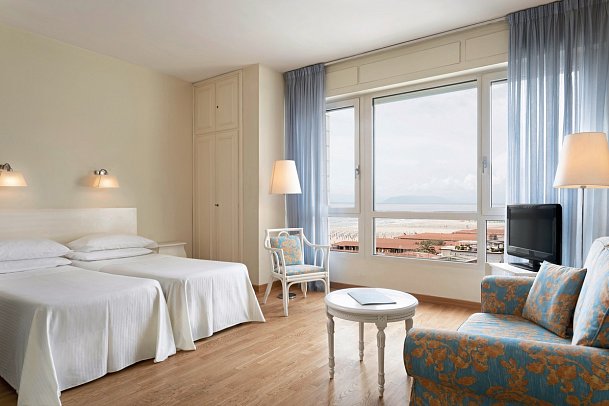 Astor - Wohnbeispiel Doppelzimmer seitl. Meerblick Versilia (Zimmercodierung D1N)