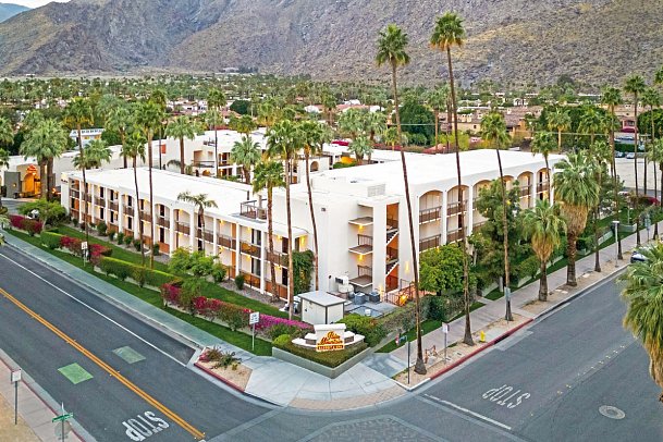 Palm Mountain Resort & Spa