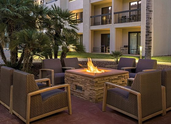 Courtyard by Marriott Palm Springs