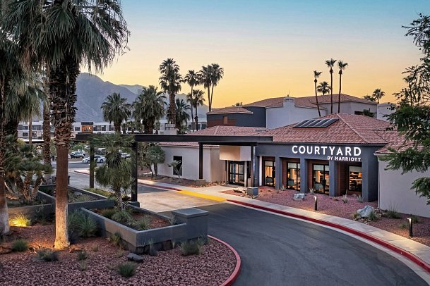 Courtyard by Marriott Palm Springs
