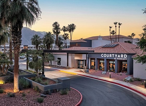 Courtyard by Marriott Palm Springs