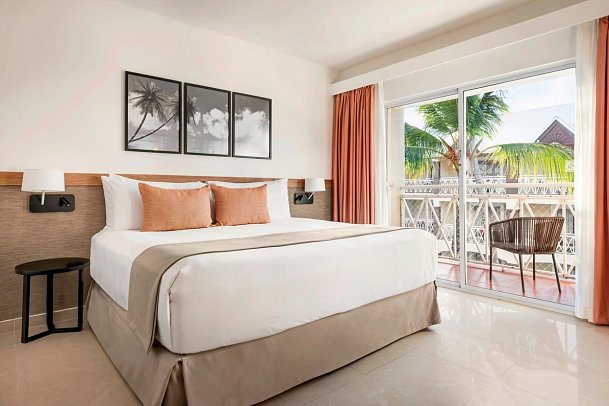 Sunscape Coco Punta Cana - Wohnbeispiel Sun Club Superior Tropical View Adults only (Zimmercodierungen DL1 & USP)