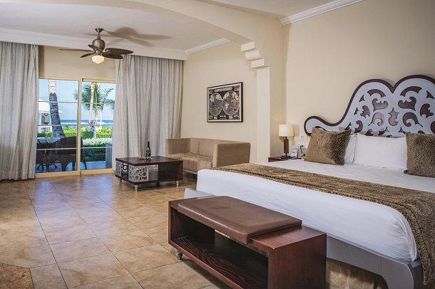 Majestic Colonial Punta Cana Resort - Wohnbeispiel Junior Suite Sea View with Jacuzzi (Zimmercodierung JBM)