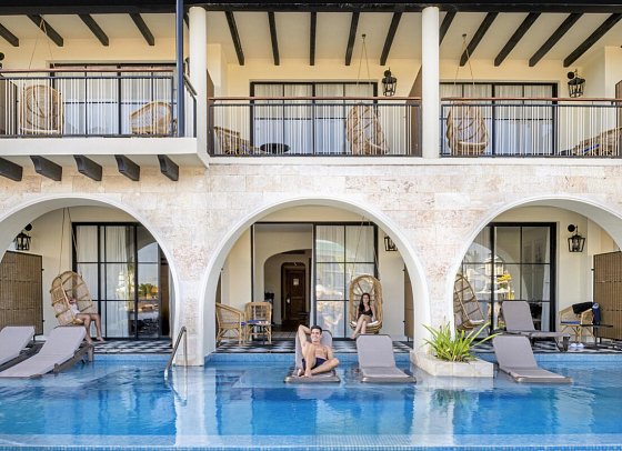 Ocean El Faro - Wohnbeispiel Junior Suite Swim up (Zimmercodierung J2Q)