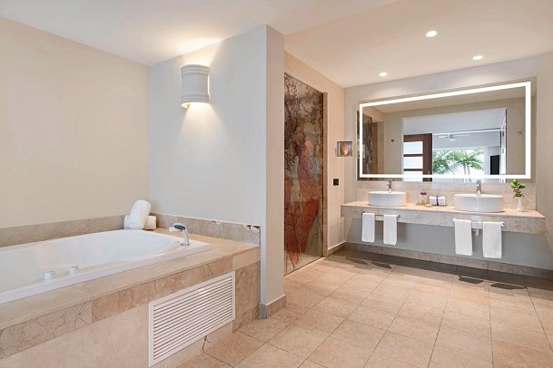 Breathless Punta Cana Resort & Spa - Wbsp. Xhale Club Master Suite Oceanfront (Zimmercodierung JLM)