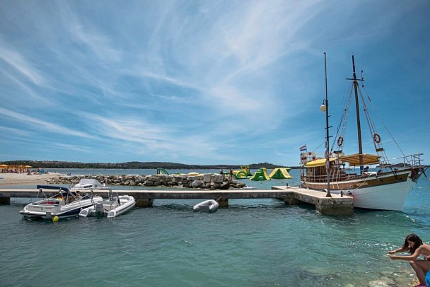 Bi Village Mobile Homes (by Happy Camp)