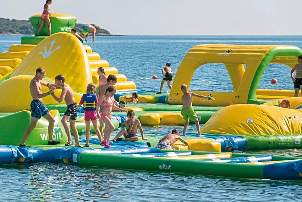 Bi Village Mobile Homes (by Happy Camp)