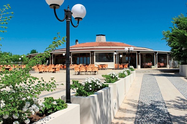 Bi Village Mobile Homes (by Happy Camp)