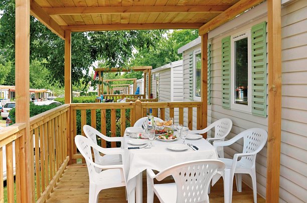 Bi Village Mobile Homes (by Happy Camp) - Wohnbeispiel Happy Premium (Zimmercodierung CM1)