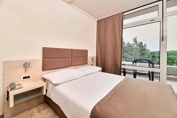 Mediteran Plava Laguna - Wohnbeispiel Einzelzimmer (Zimmercodierung EB1)