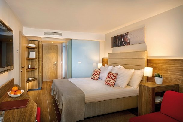 Girandella Resort Valamar Collection Family - Wohnbeispiel Zimmer für 2 plus 1 Meerblick (Zimmercodierungen TSM & DCC)