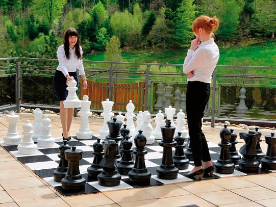 Ringhotel Mönchs Waldhotel - Schachspiel auf der Terrasse