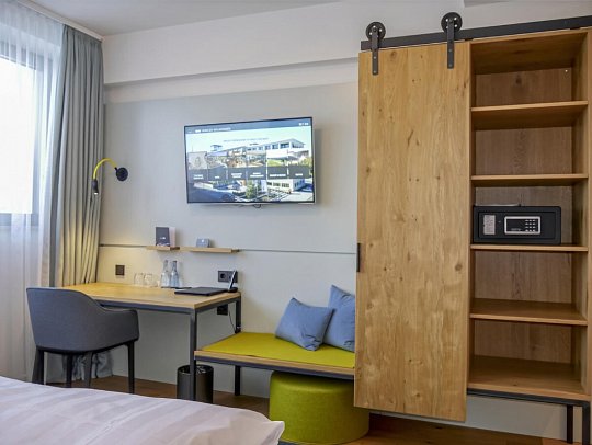 Hotel FederWERK - Wohnbeispiel Doppelzimmer (Zimmercodierung DB1)