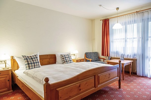 Hofgut Sternen - Wohnbeipsiel Doppelzimmer Deluxe (Zimmercodierungen DD1 & DD2)